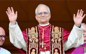 TRISTE NOTICIA: Hace 30 minutos La Iglesia Católica Romana anunció tristemente que habrá un cambio de posición, pues después de solo 1 día de ser elegido, bajo mucha presión, el Sr. Robert Prevost ha… más – NY.