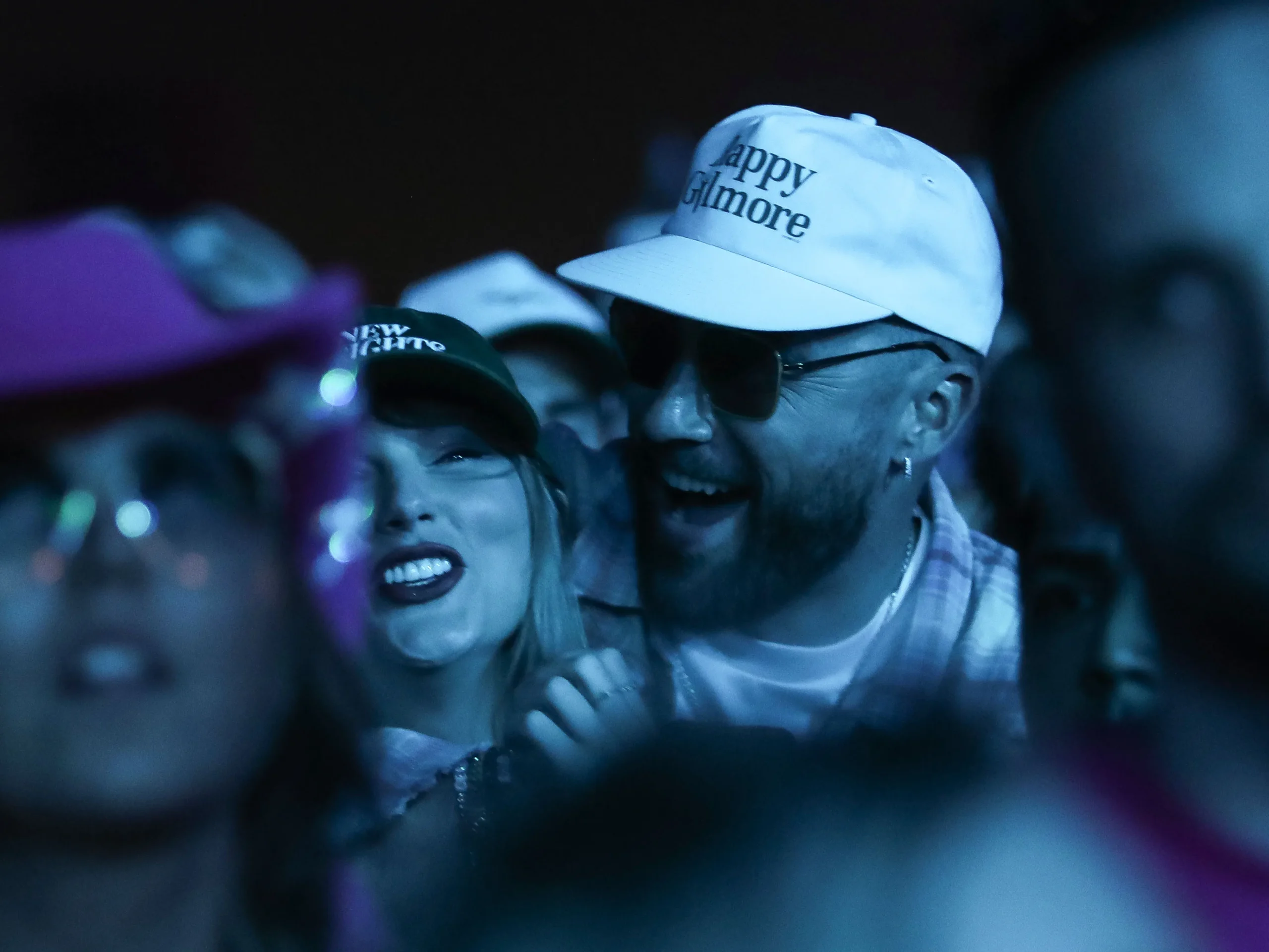 TRAVIS KELCE 'shout out to Taylor ...i love you!'' moment Travis kelce  called out out Taylor Swift to dance in coachella see details.