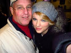 Taylor Swift’s rep addresses assault accusations involving Swift’s dad, photog: 'Individuals were aggressively pushing'